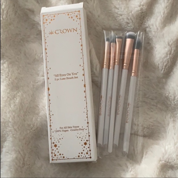 CROWN BRUSH All Eyes On You 5-Piece Luxe Brush Set - Picture 3 of 3